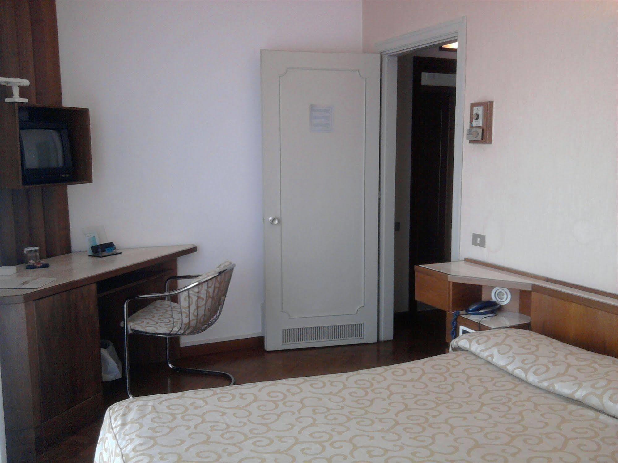 Grand Hotel Golf Tirrenia Extérieur photo